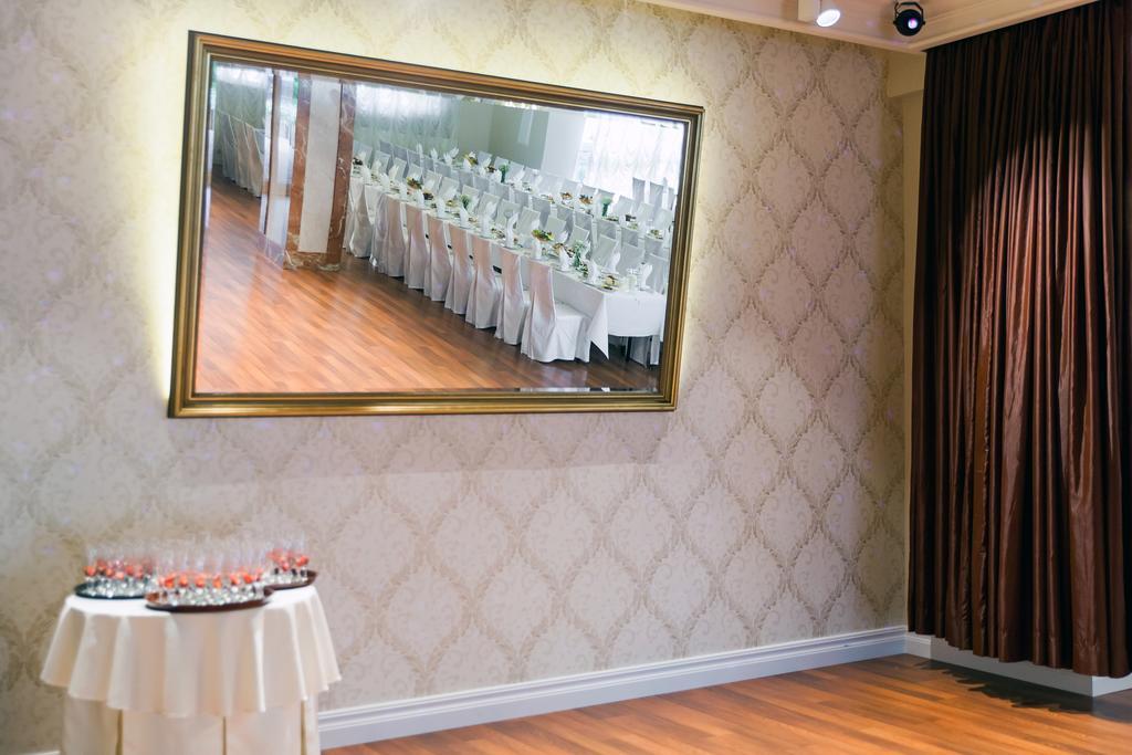 Hotel Panorama Ostrowiec Swietokrzyski Bagian luar foto