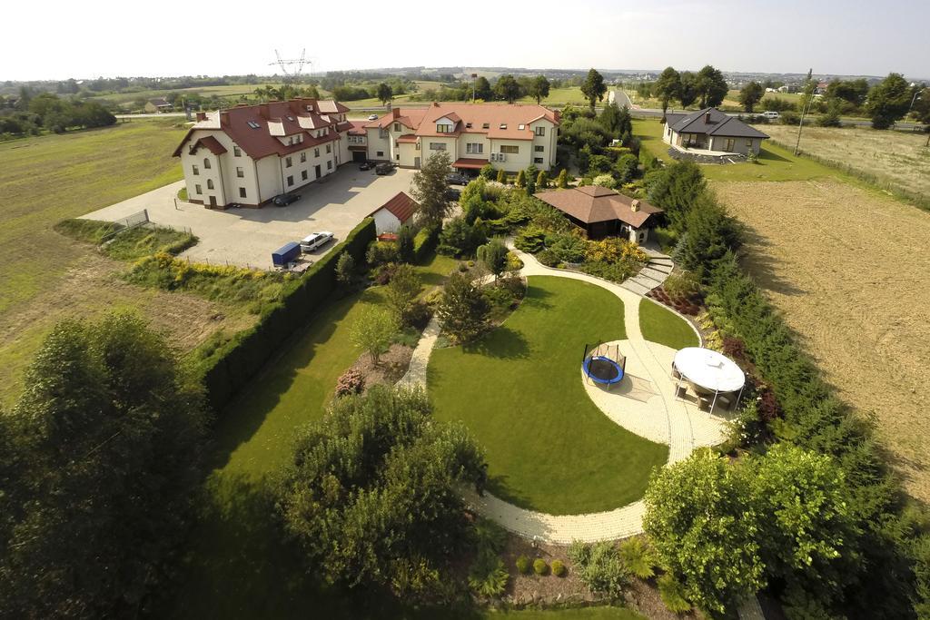 Hotel Panorama Ostrowiec Swietokrzyski Bagian luar foto