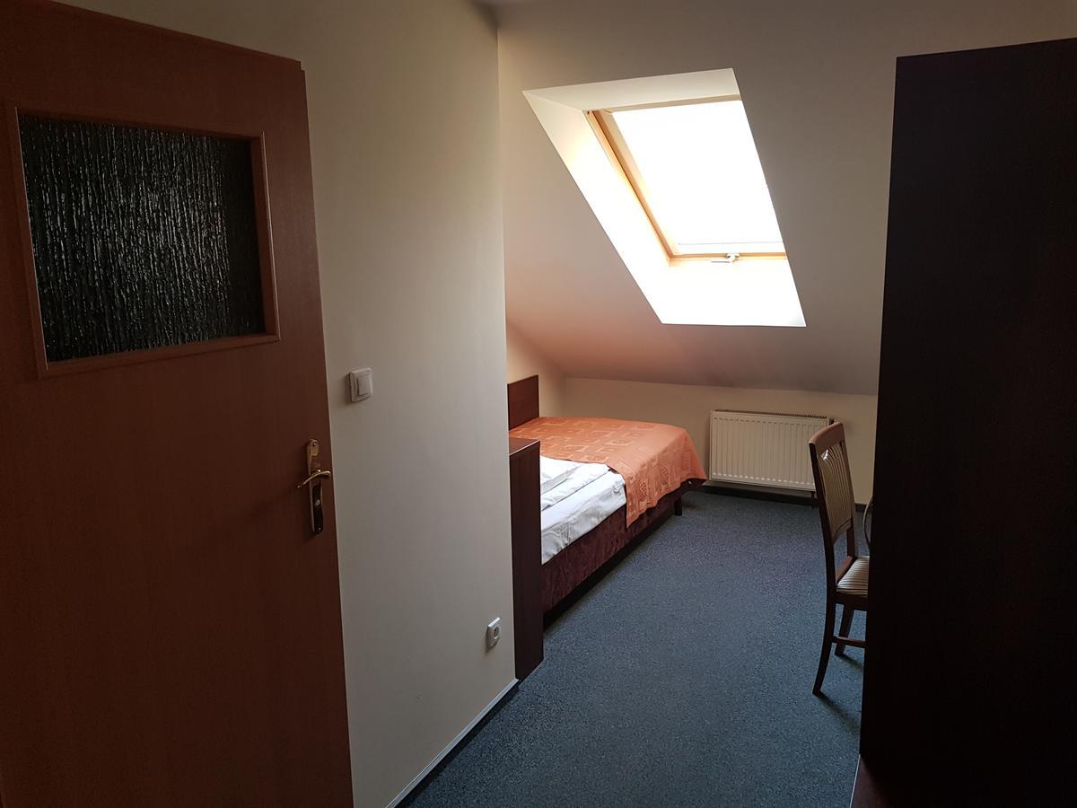 Hotel Panorama Ostrowiec Swietokrzyski Bagian luar foto
