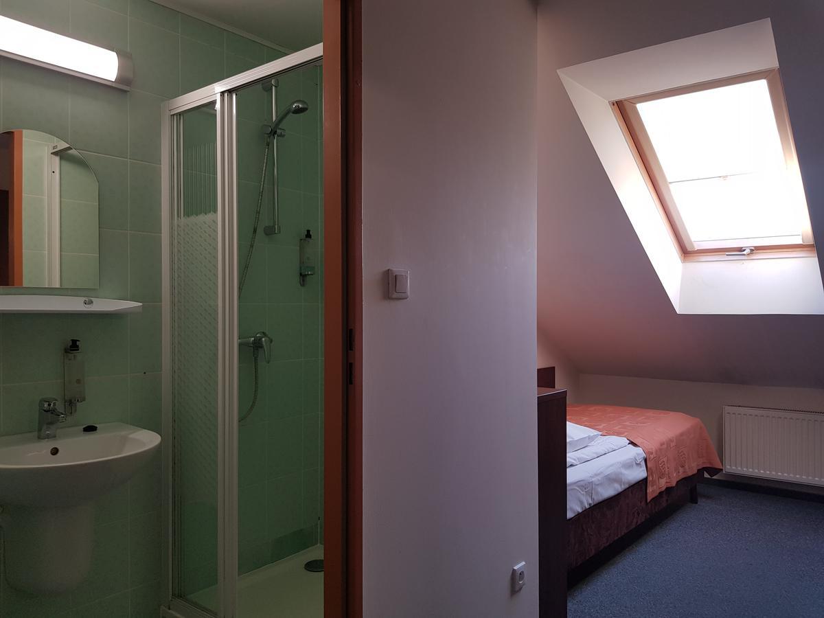 Hotel Panorama Ostrowiec Swietokrzyski Bagian luar foto