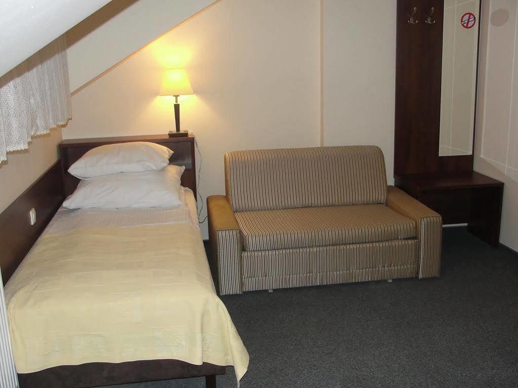 Hotel Panorama Ostrowiec Swietokrzyski Bagian luar foto