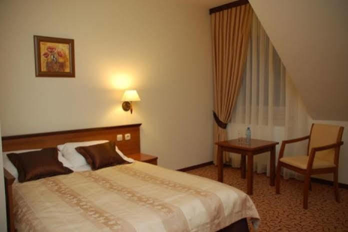 Hotel Panorama Ostrowiec Swietokrzyski Bagian luar foto