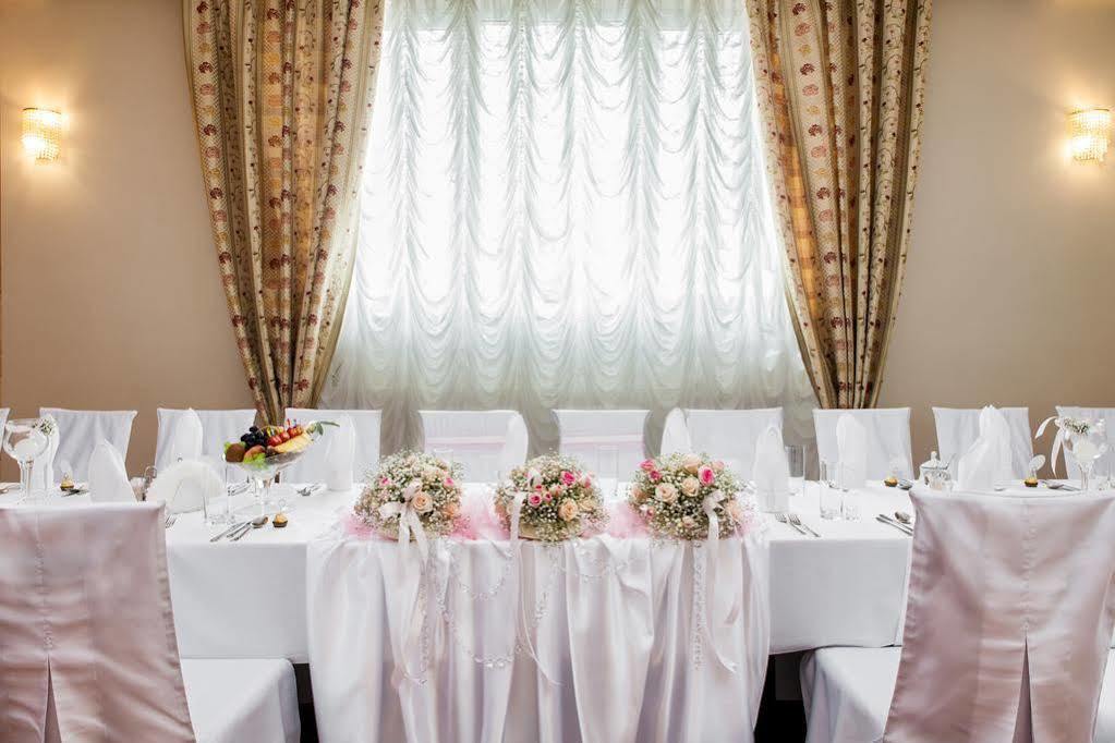 Hotel Panorama Ostrowiec Swietokrzyski Bagian luar foto