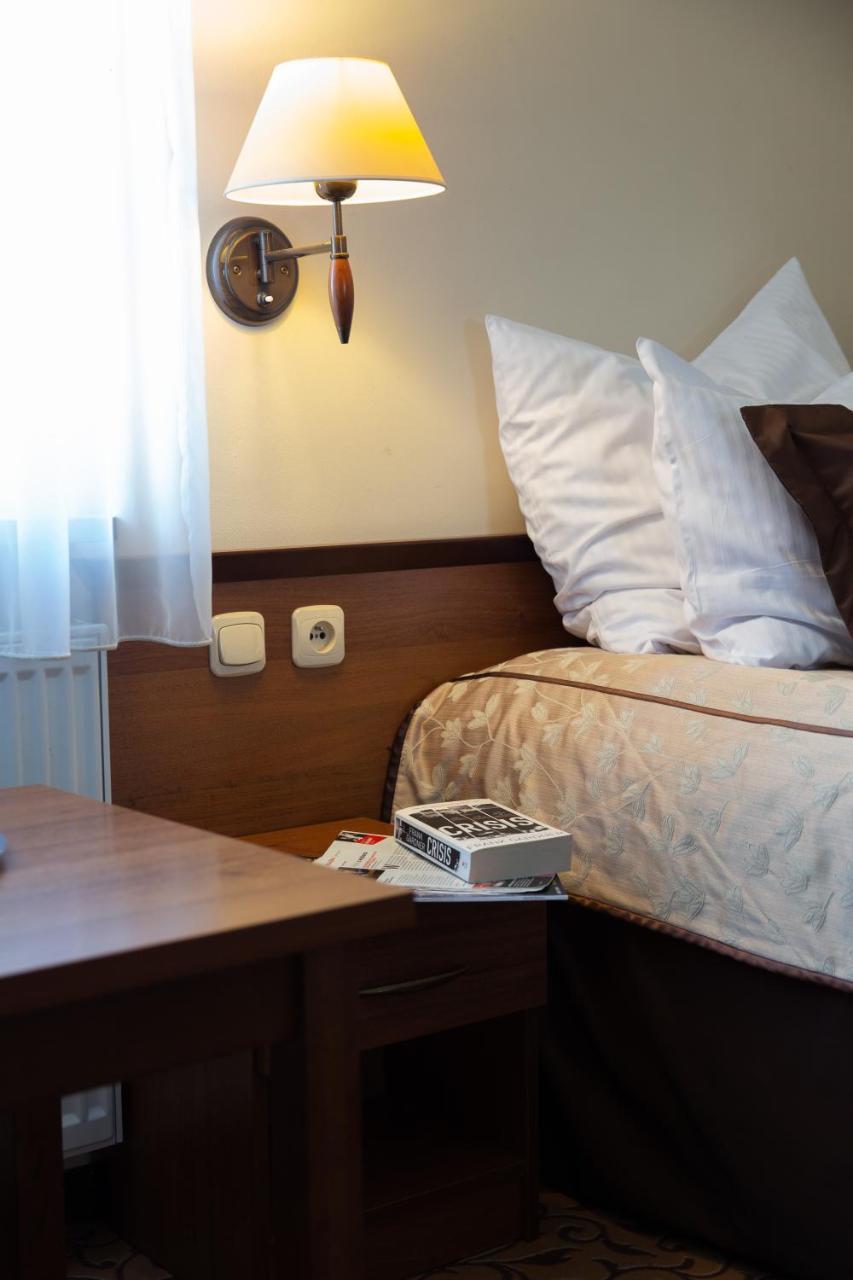 Hotel Panorama Ostrowiec Swietokrzyski Bagian luar foto